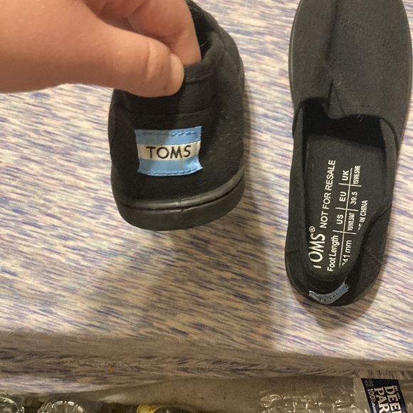 Never been worn Toms Black Shoes Foot Length 241 mm US Y6W8.5M7 EU 39.5 - Picture 2 of 2